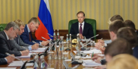 Вячеслав Гладков принял участие в совещании по восстановлению приграничья при Денисе Мантурове - Сетевое издание Победа 31